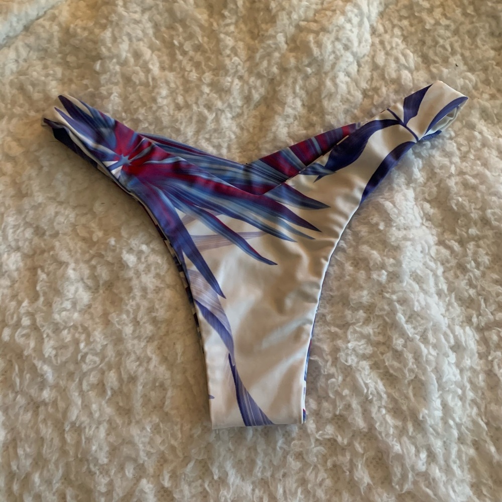 Vaya Island bikini bottoms